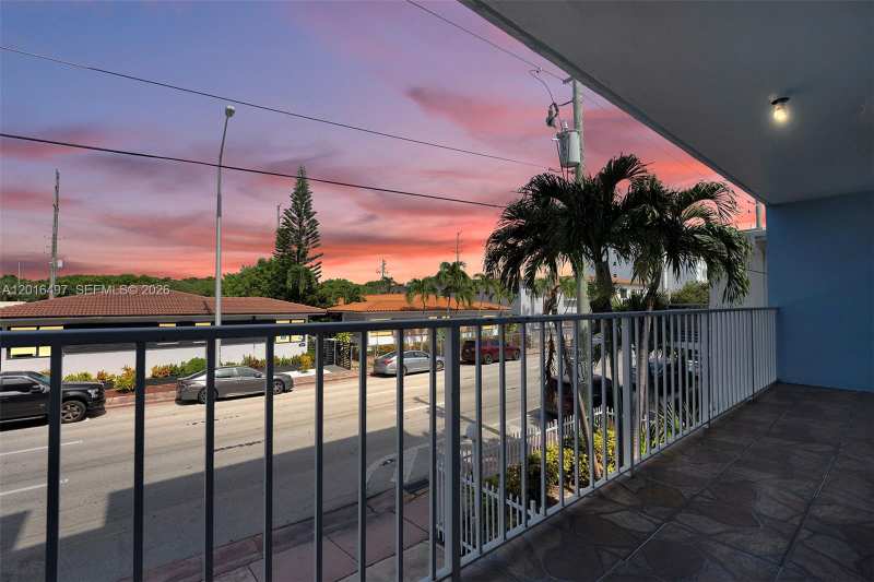 8340 Harding Ave # 201, Miami Beach FL 33141