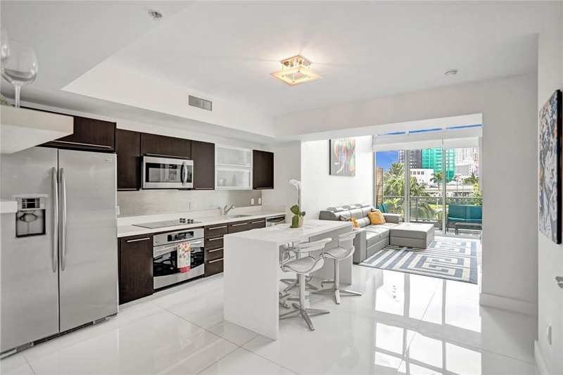 90 SW 3rd Street, Miami FL 33130