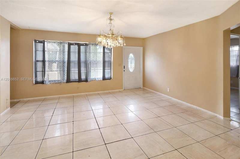 2001 NE 1st Ave # 1, Pompano Beach FL 33060