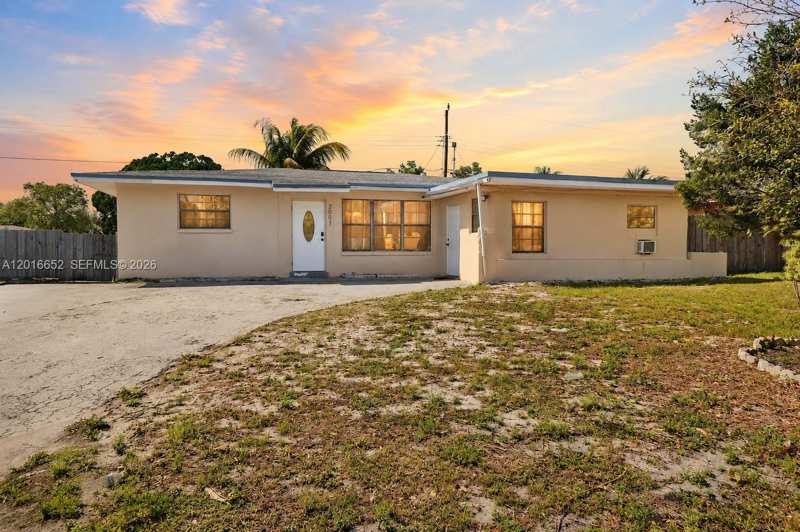 2001 NE 1st Ave # 1, Pompano Beach FL 33060