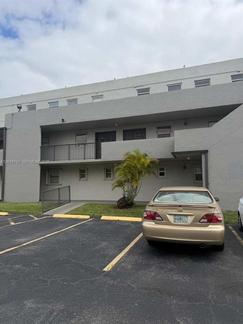 30 NW 87th Ave # C225, Miami FL 33172