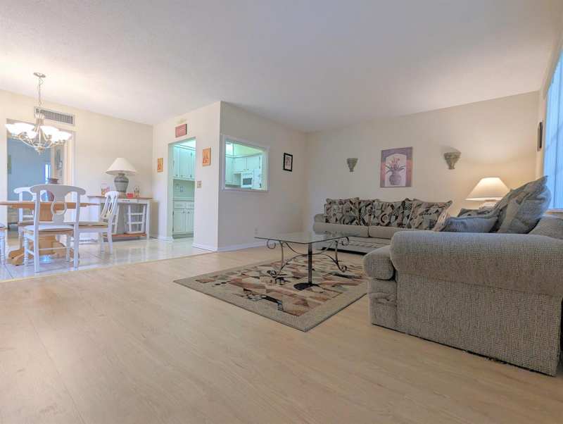 113 E Waltham E, West Palm Beach FL 33417