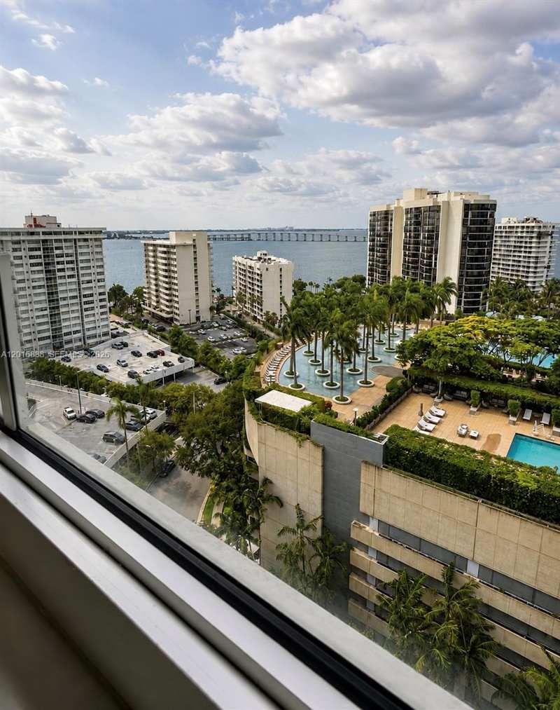 185 SE 14th Ter # 1607, Miami FL 33131