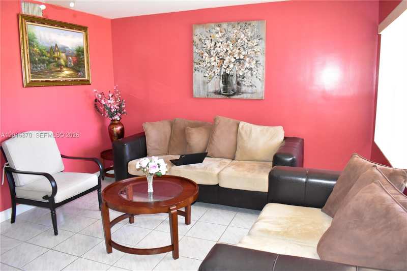 8851 Sunrise Lakes Blvd # 207, Sunrise FL 33322