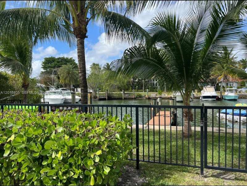 1082 NE 89th St, Miami FL 33138