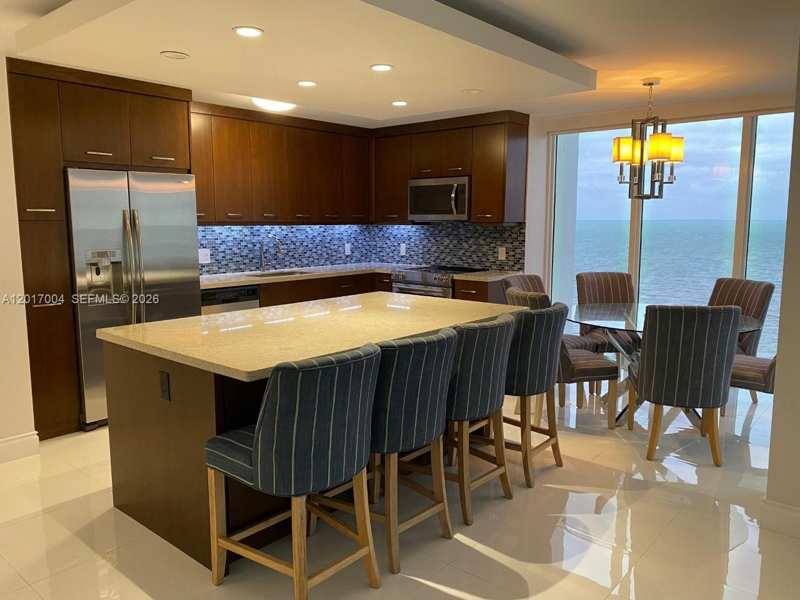 881 Ocean Dr # 10E, Key Biscayne FL 33149