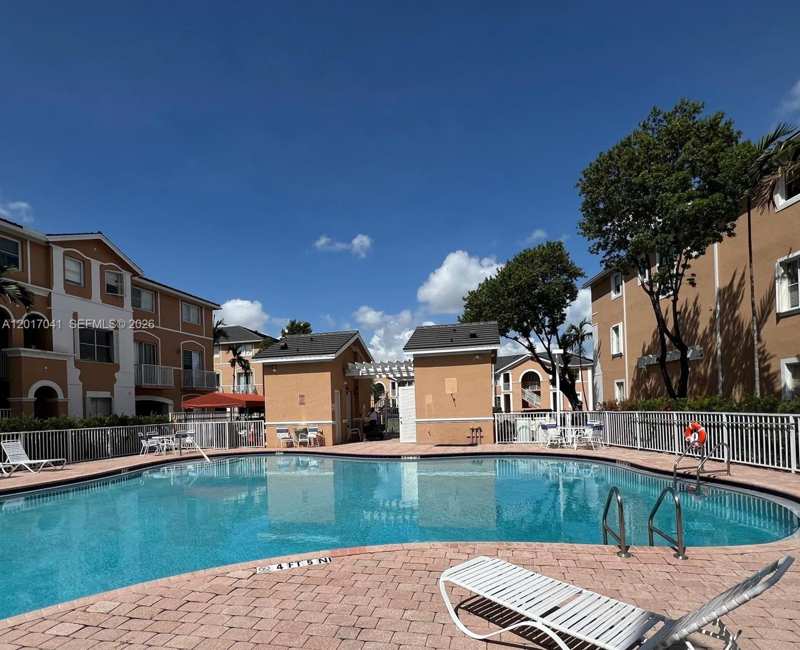 7080 NW 177th St # 13, Hialeah FL 33015