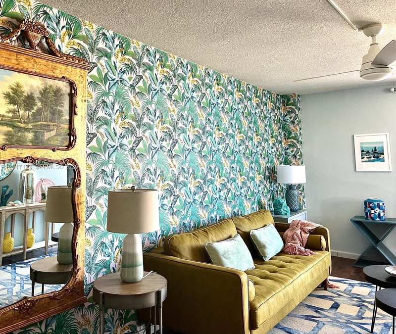 ISLANDER CONDO APTS