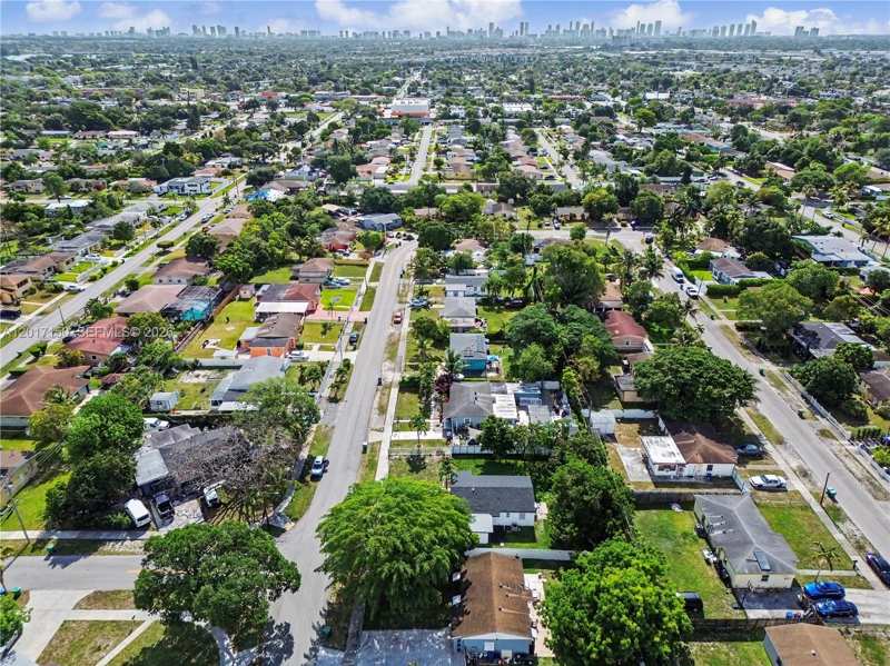 580 NW 194th Ter, Miami Gardens FL 33169
