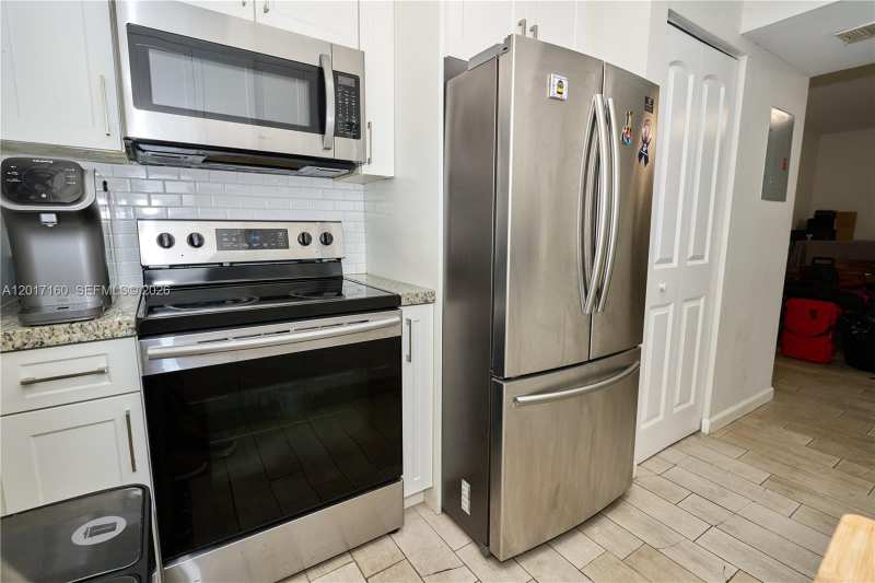 8240 SW 210th St # 207, Cutler Bay FL 33189