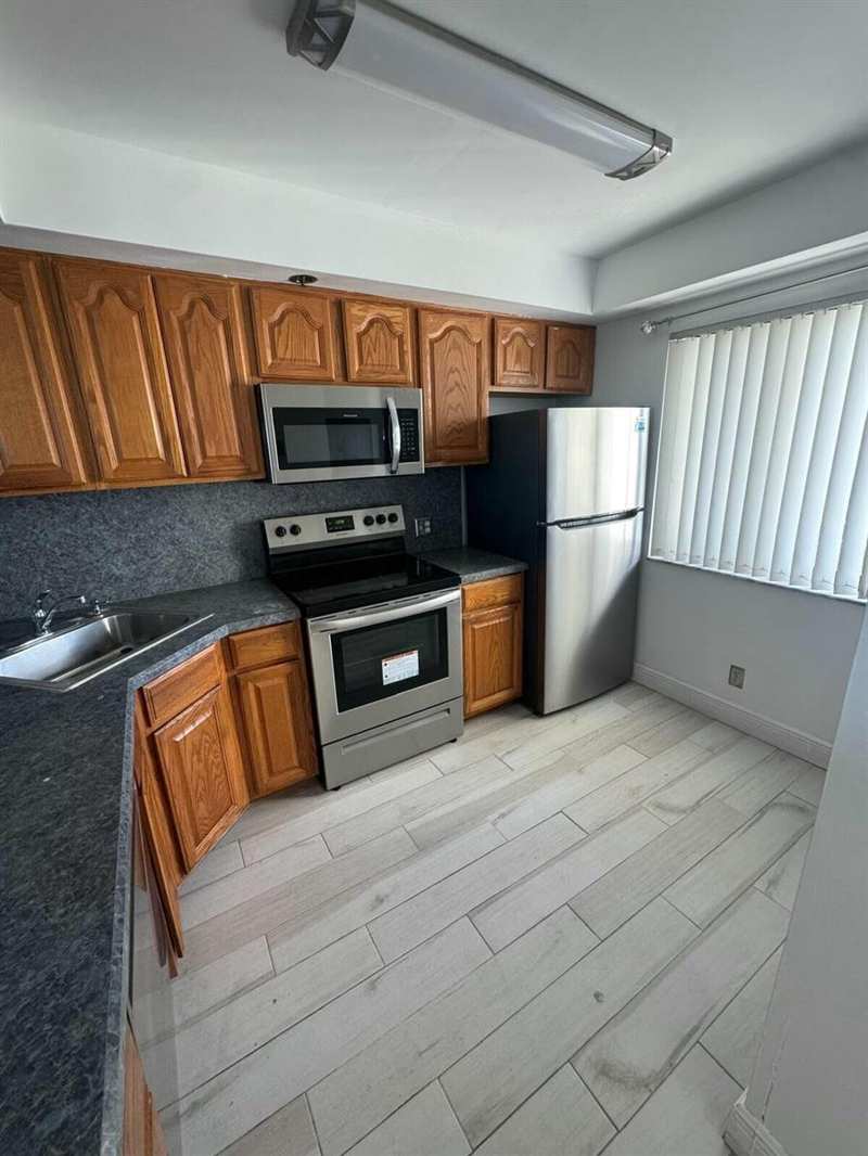 3000 Presidential Way # 404, West Palm Beach FL 33401