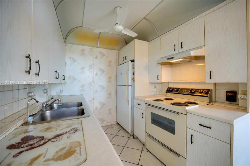 4082 E Cornwall E # 4082, Boca Raton FL 33434