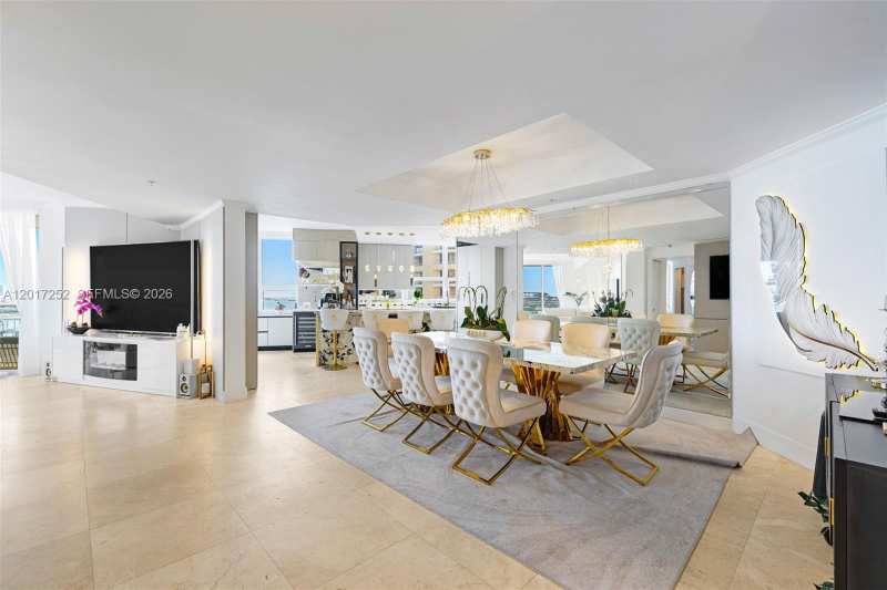 848 Brickell Key Dr # 1601, Miami FL 33131