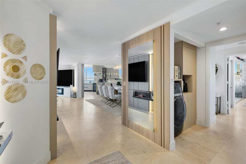 848 Brickell Key Dr # 1601, Miami FL 33131