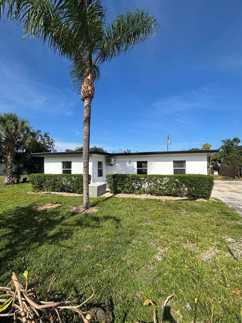 328 Urquhart Street, FL 33461