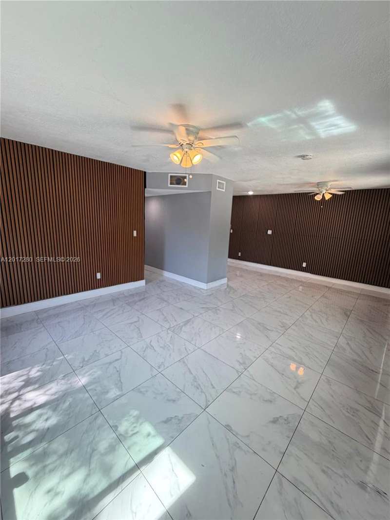 850 NW 113th St, Miami FL 33168