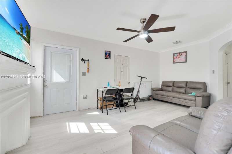 35 NW 57th St, Miami FL 33127
