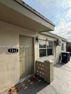 1362 NE 145th St # 1362, Miami FL 33161