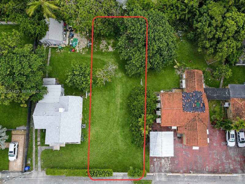 26 St 1555 NW 26 St, Miami FL 33142