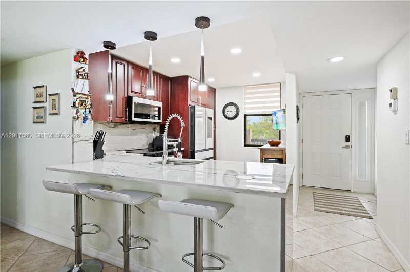 2768 S Carambola Cir S # 403, Coconut Creek FL 33066
