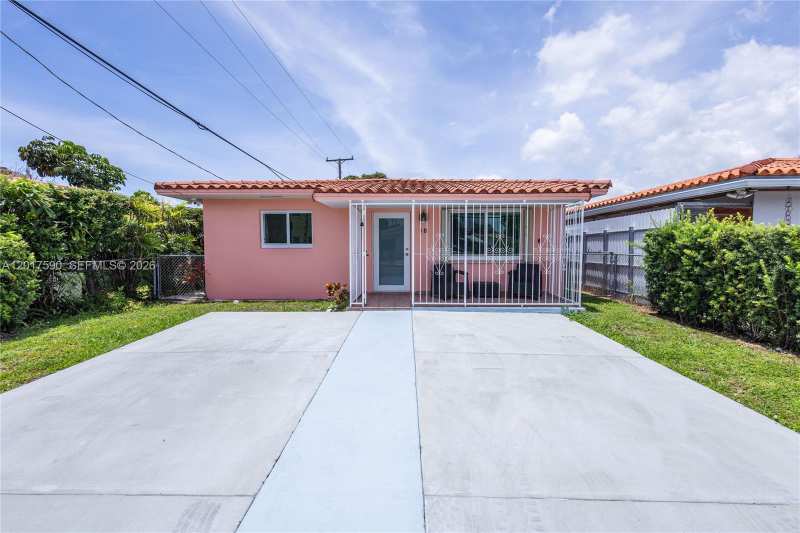 10 NW 60th Ct, Miami FL 33126