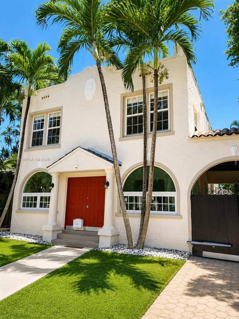 22 NE 44th St, Miami FL 33137