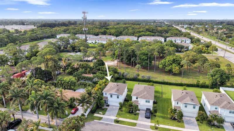 4549 Dow Lane, FL 33463
