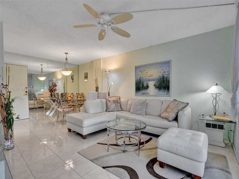 3113 S Ocean Dr # 603, Hallandale Beach FL 33009