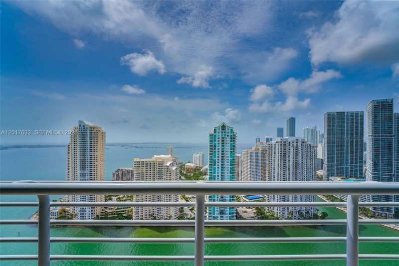 335 S Biscayne Blvd # 4205, Miami FL 33131