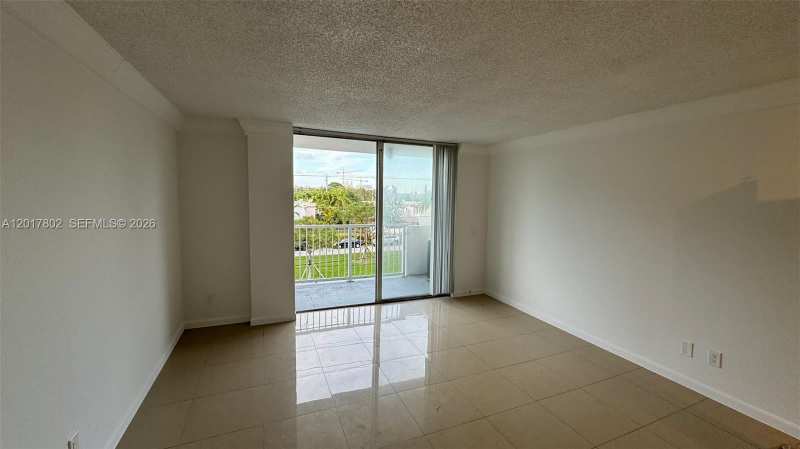 2020 NE 135th St # 303, North Miami FL 33181