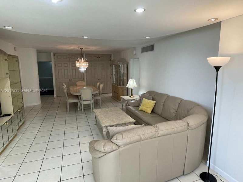 5005 Collins Ave # 424, Miami Beach FL 33140