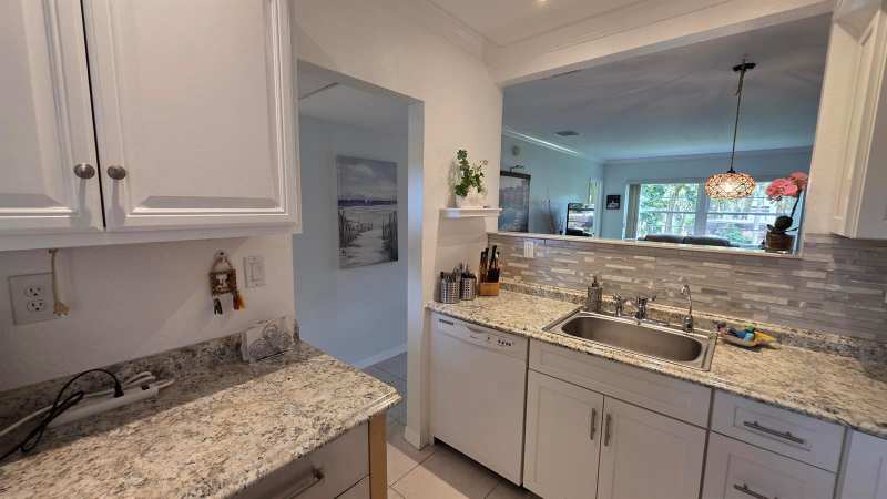 5161 W Oakland Park Boulevard # 206, Lauderdale Lakes FL 33313