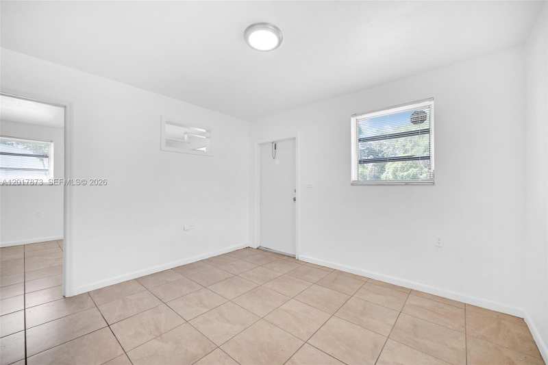 567-3 NW 90th St, El Portal FL 33150