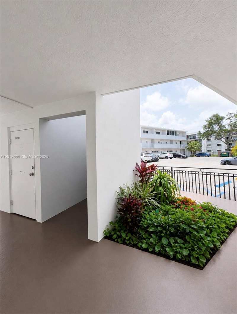 5611 W 25th Ct # 8A, Hialeah FL 33016