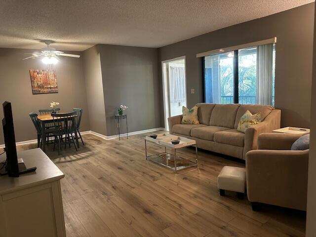 441 Pine Glen Lane # 2, FL 33463