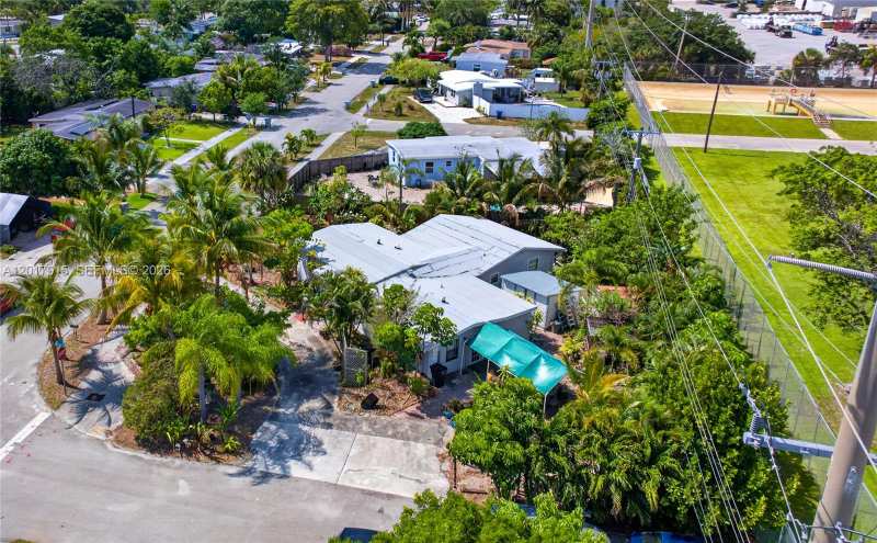 5041 NE 14th Ave, Pompano Beach FL 33064