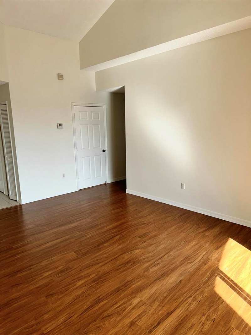7085 Nova Drive # 320, Davie FL 33317