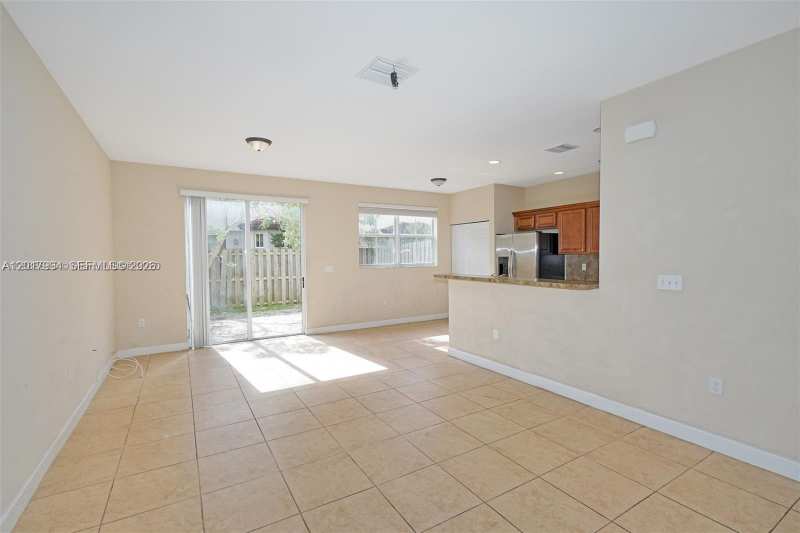 1048 NE 208th St # 1048, Miami FL 33179