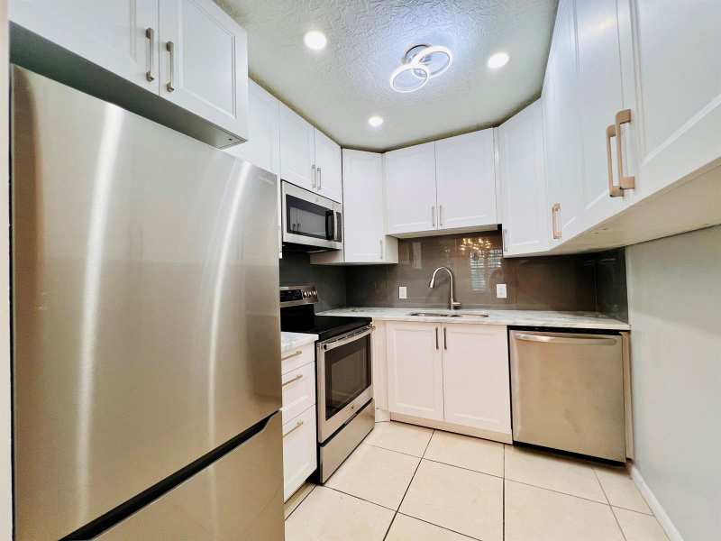 74 Berkshire C, West Palm Beach FL 33417