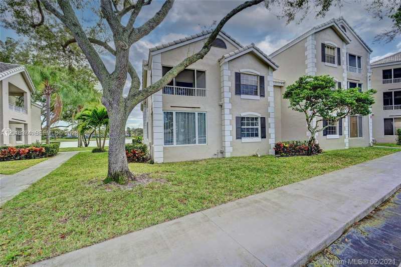 2850 N Oakland Forest Dr # 202, Oakland Park FL 33309