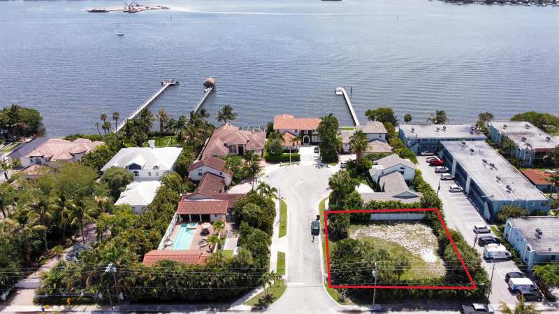 7 Lakeside Palms Court, FL 33460