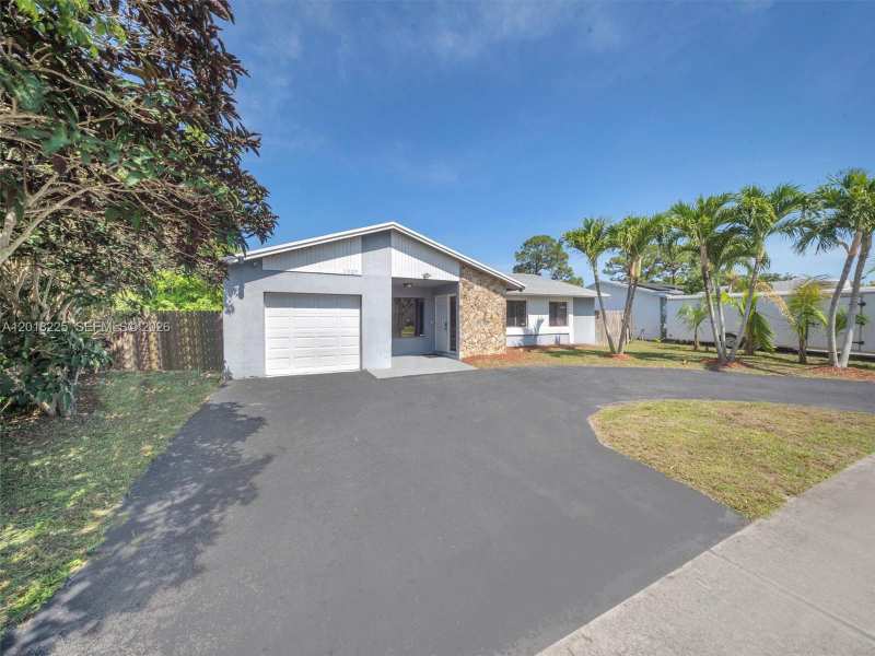 1027 SW 49th Ter, Margate FL 33068