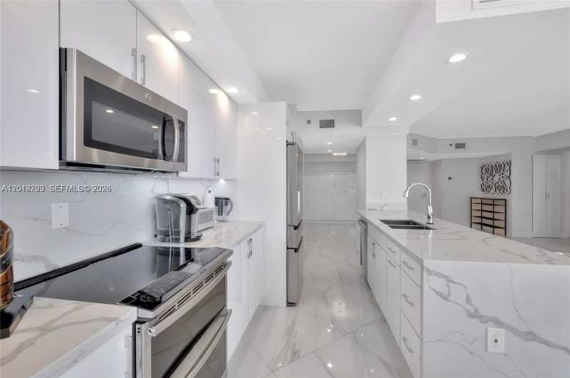 16425 Collins Ave # 1612, Sunny Isles Beach FL 33160