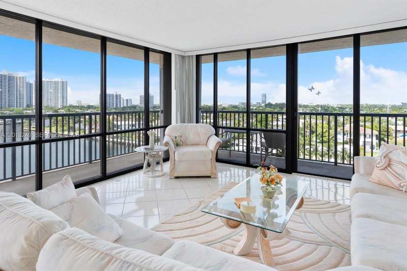 2017 S Ocean Dr # 910, Hallandale Beach FL 33009