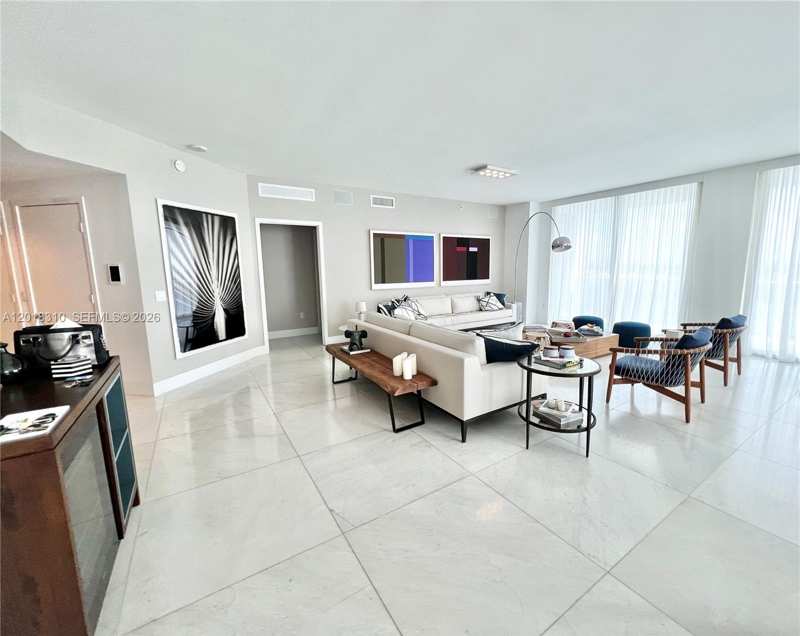 17111 Biscayne Blvd # 1102, North Miami Beach FL 33160