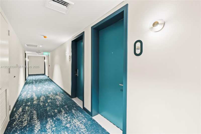 77 SE 5TH # 2404, Miami FL 33131