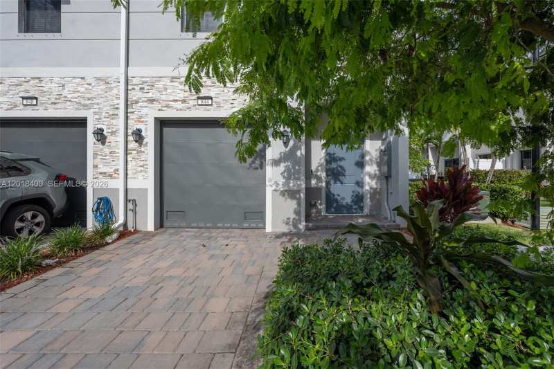 844 NW 3rd Way # 844, Pompano Beach FL 33060