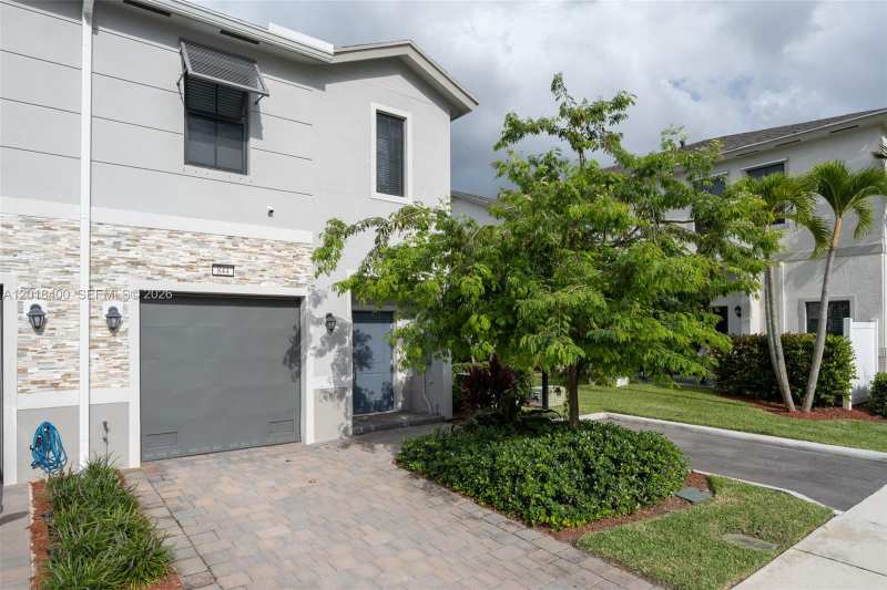 844 NW 3rd Way # 844, Pompano Beach FL 33060