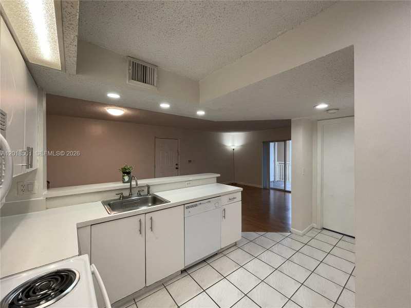 18890 NW 57th Ave # 207, Hialeah FL 33015