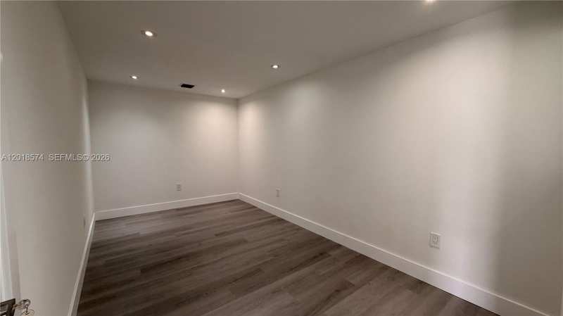 8335 NW 64th St # 1, Medley FL 33166